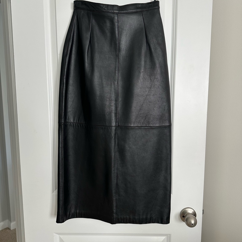 Long Fitted Black Leather Skirt